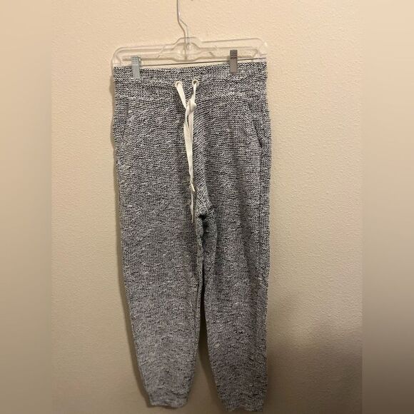 Offline by Aerie Snow Day Black and White Knit Joggers - Picture 5 of 8